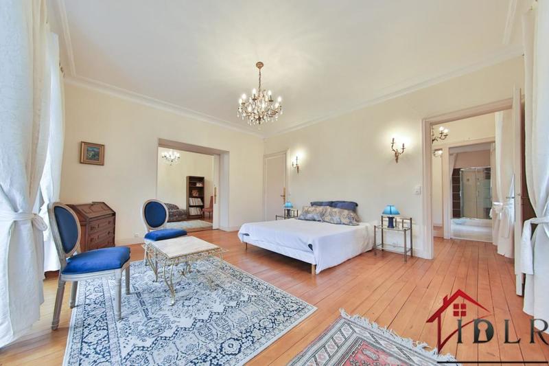 Château - 386 m² - 15 pièces