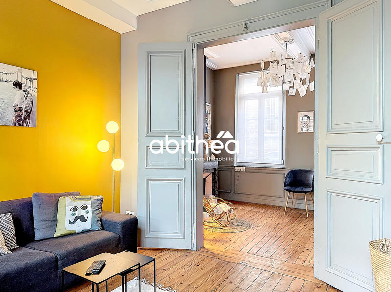 Maison - 202 m² - 9 pièces