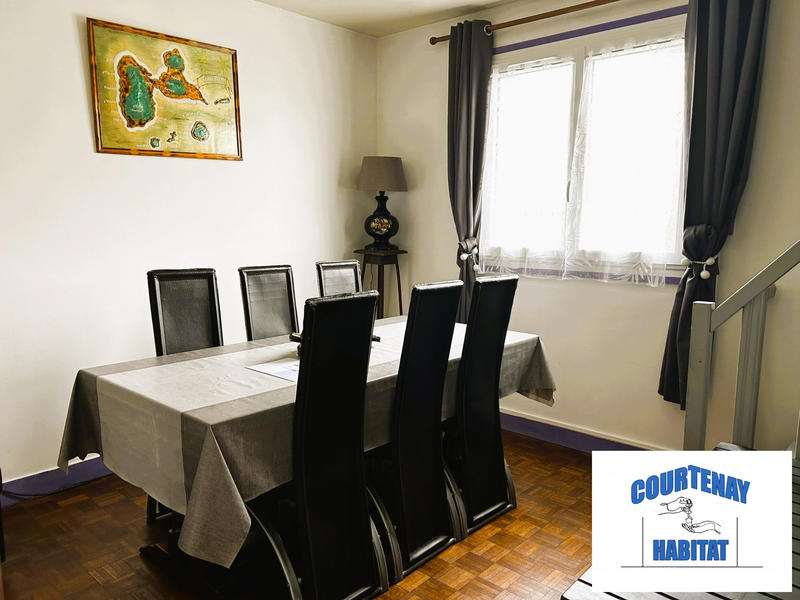 Maison - 95 m² - 9 pièces