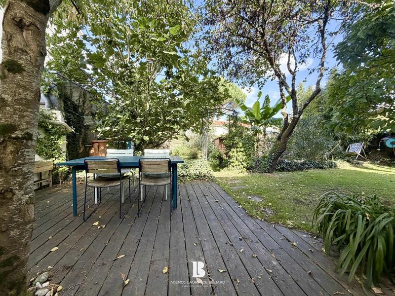 Maison - 180 m² - 8 pièces