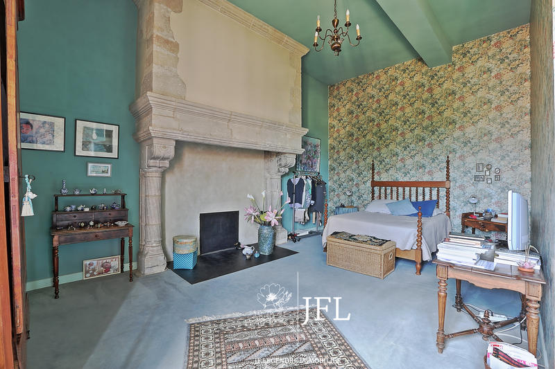 Maison en pierre - 267 m² - 5 pièces