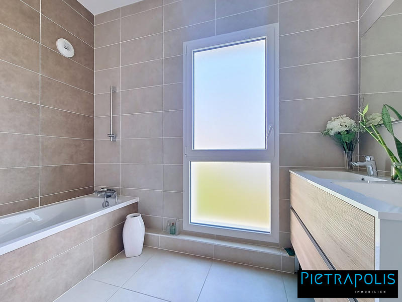 Appartement - 101 m² - 4 pièces