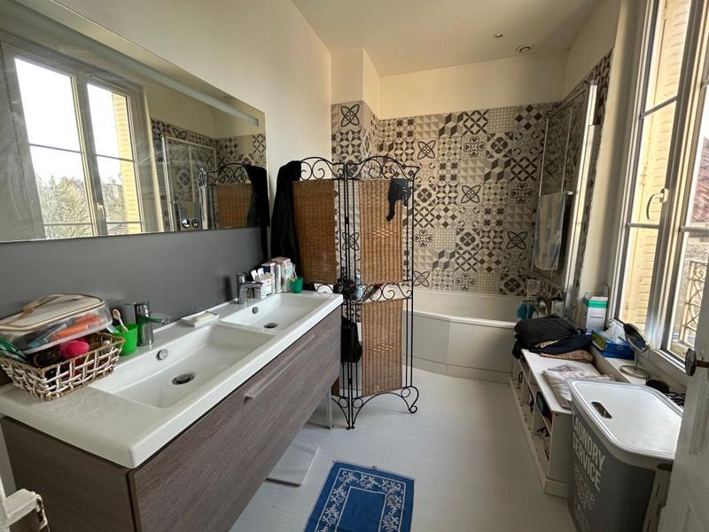 Maison - 212 m² - 6 pièces