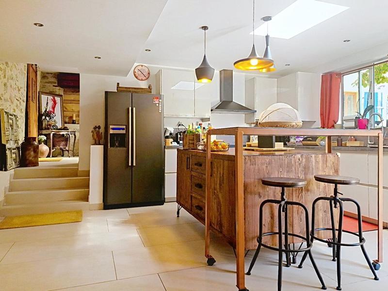 Maison - 467 m² - 13 pièces