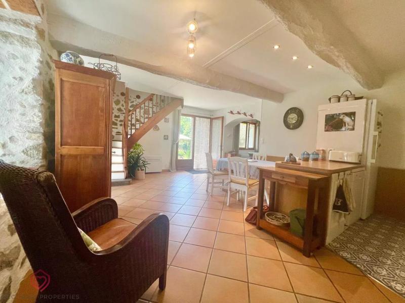 Propriété - 187 m² - 7 pièces