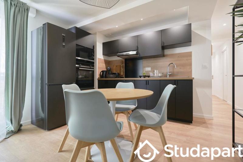 Chambre - 11 m² - 1 pièce