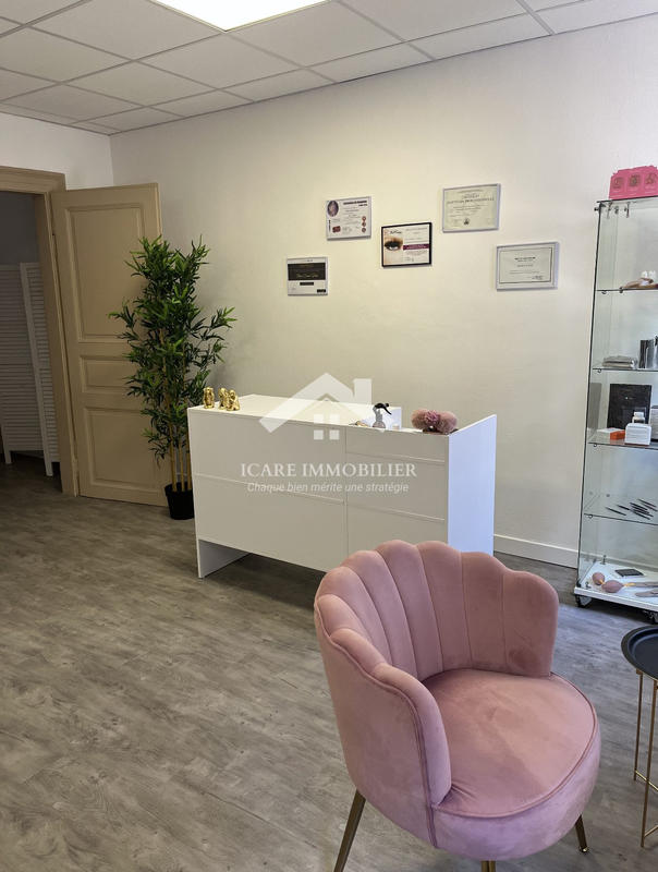 Local commercial - 43 m² - 2 pièces