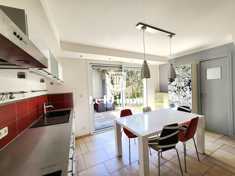 Maison - 171 m² - 8 pièces
