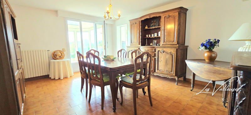 Maison traditionnelle - 185 m² - 8 pièces