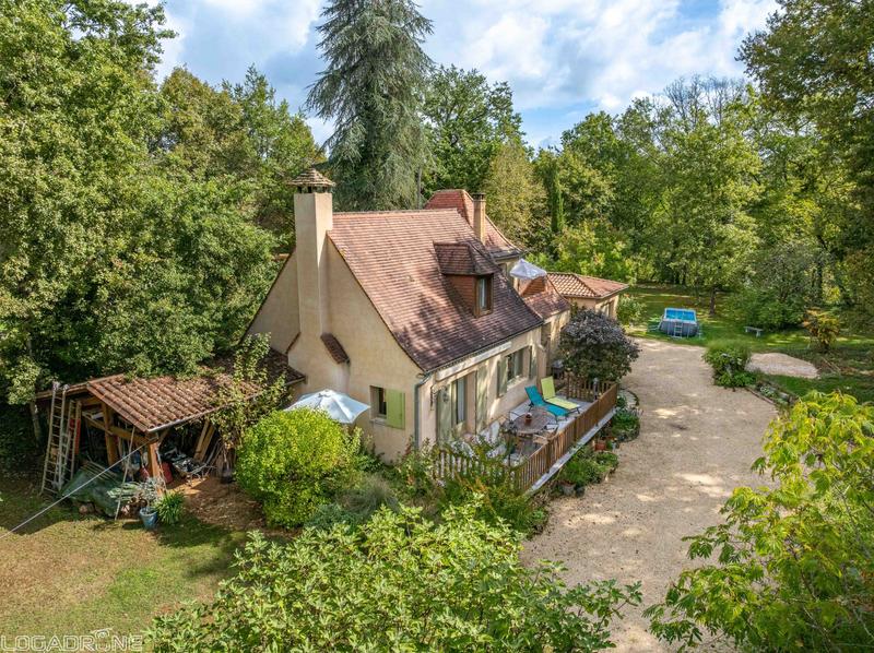 Maison traditionnelle - 158 m² - 9 pièces