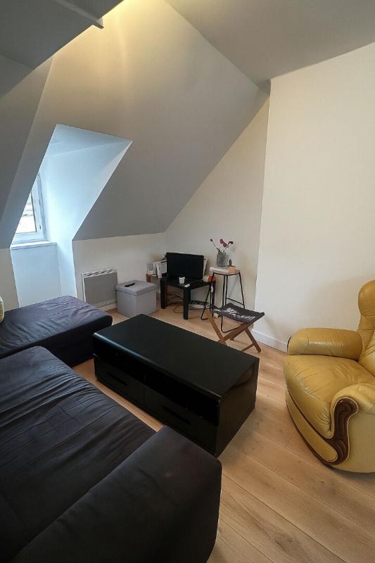 Studio - 25 m² - 1 pièce