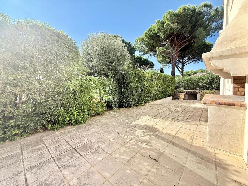 Maison - 225 m² - 6 pièces