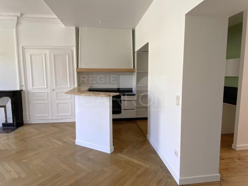 Appartement - 90 m² - 2 pièces