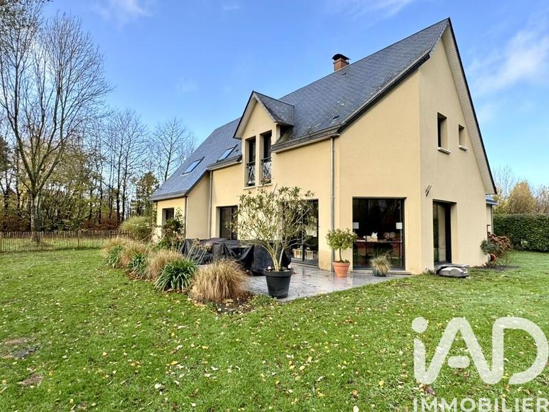 Maison - 222 m² - 7 pièces