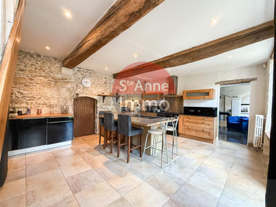 Maison - 177 m² - 7 pièces