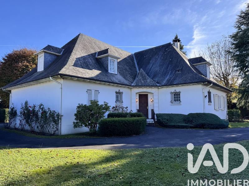 Maison - 316 m² - 8 pièces