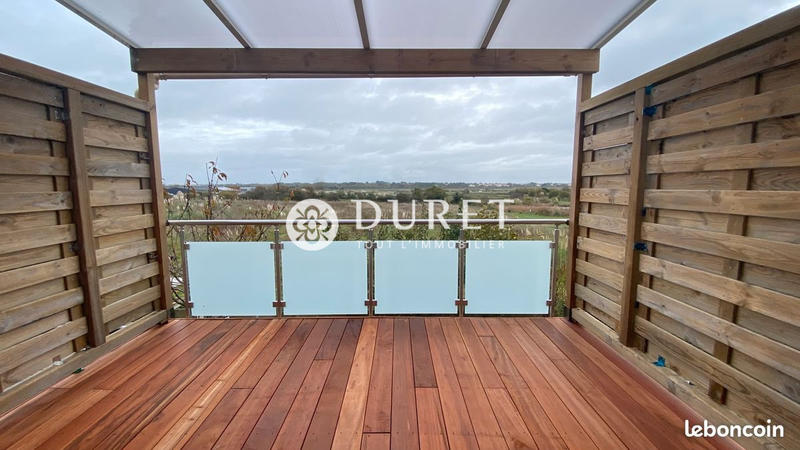 Maison - 300 m² - 16 pièces