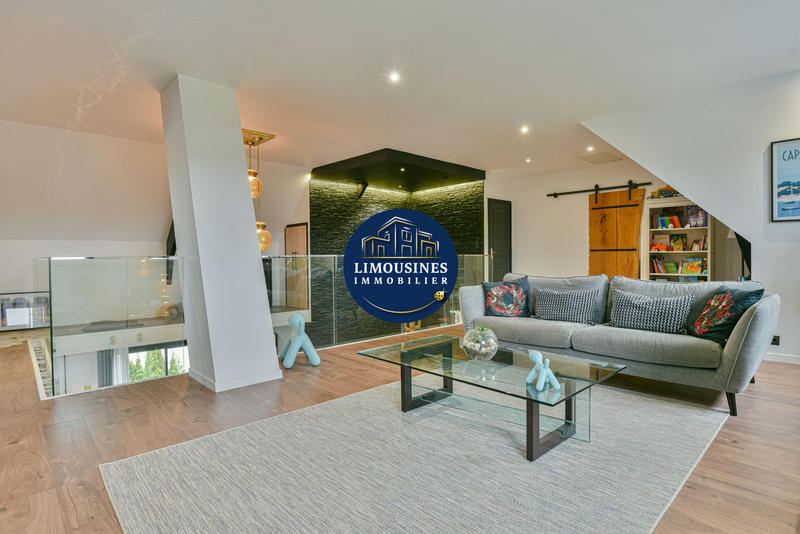 Villa - 322 m² - 11 pièces