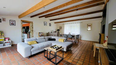 Maison - 176 m² - 8 pièces