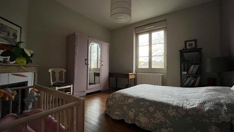 Maison - 220 m² - 9 pièces