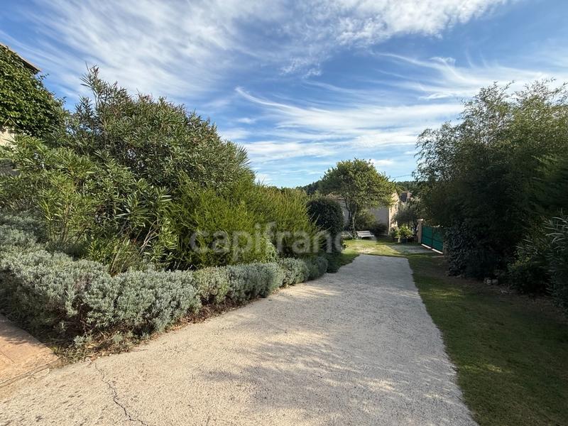 Maison - 180 m² - 5 pièces