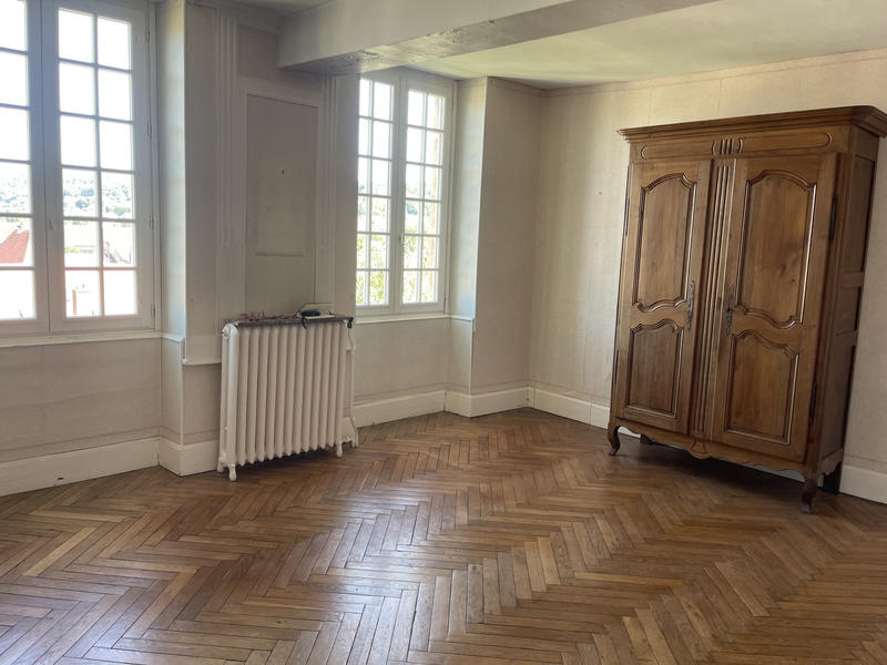 Maison - 330 m² - 10 pièces