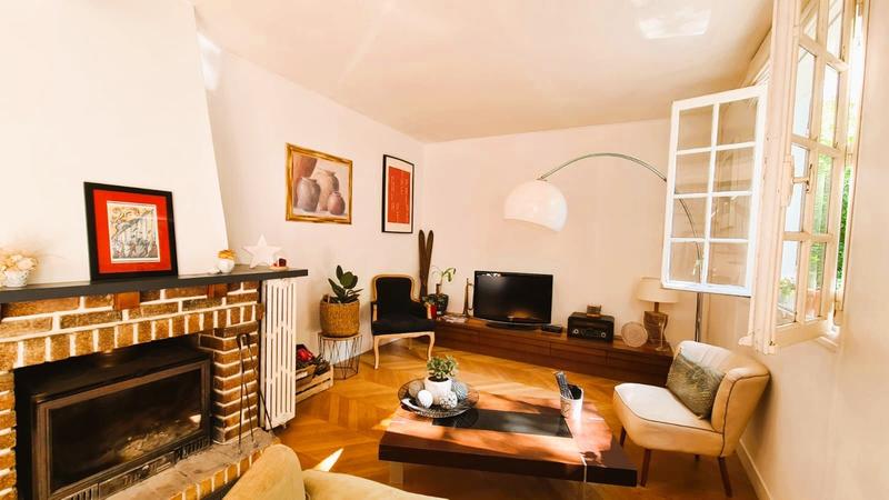 Maison - 180 m² - 6 pièces