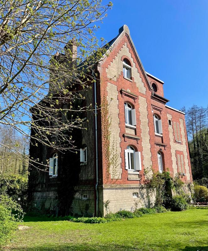 Maison de maîtres - 300 m² - 9 pièces