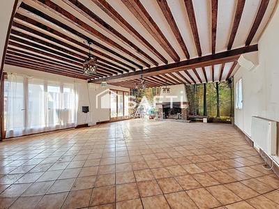 Maison - 342 m² - 14 pièces