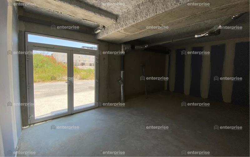 Local commercial - 376 m²