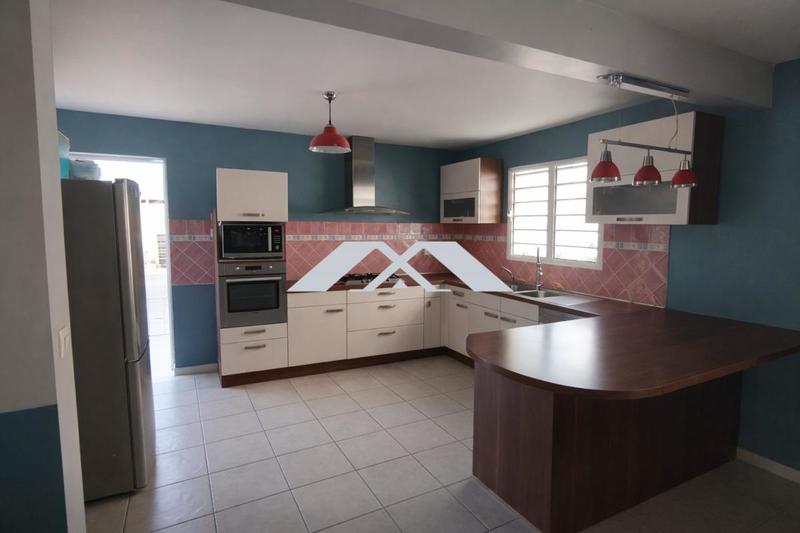 Maison - 110 m² - 4 pièces