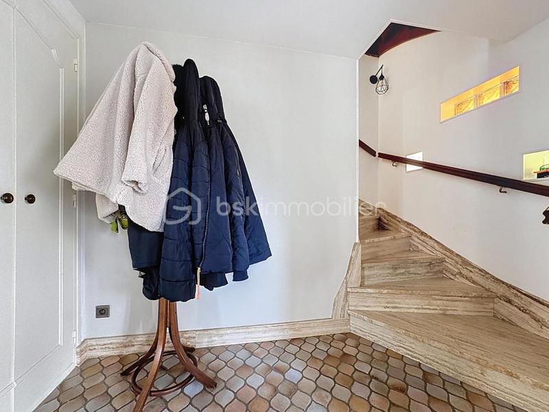 Pavillon - 180 m² - 6 pièces