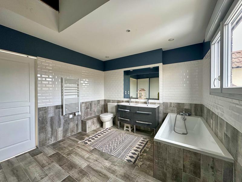 Maison traditionnelle - 91 m² - 4 pièces