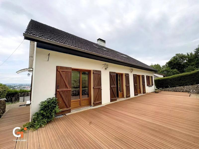 Maison - 206 m² - 7 pièces