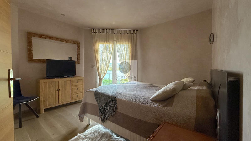 Maison - 257 m² - 7 pièces