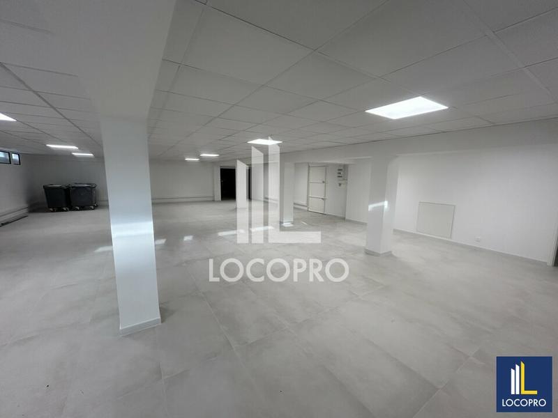 Local d'activité / Entrepôt - 210 m²