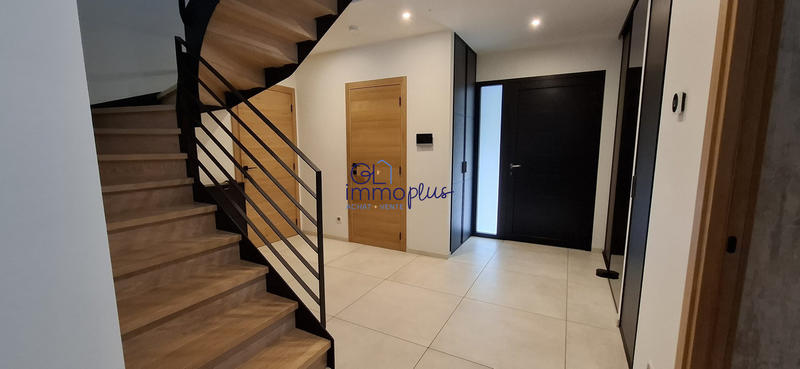 Maison contemporaine - 172 m² - 7 pièces
