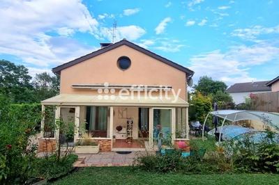 Maison - 201 m² - 9 pièces