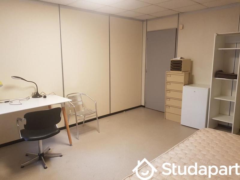 Chambre - 13 m² - 1 pièce