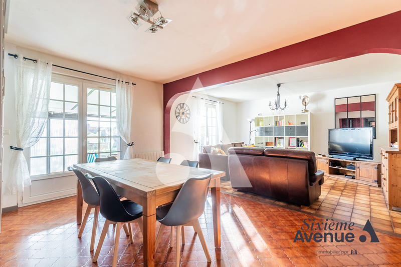 Maison - 121 m² - 6 pièces