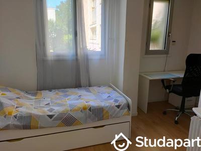 Chambre - 12 m² - 1 pièce