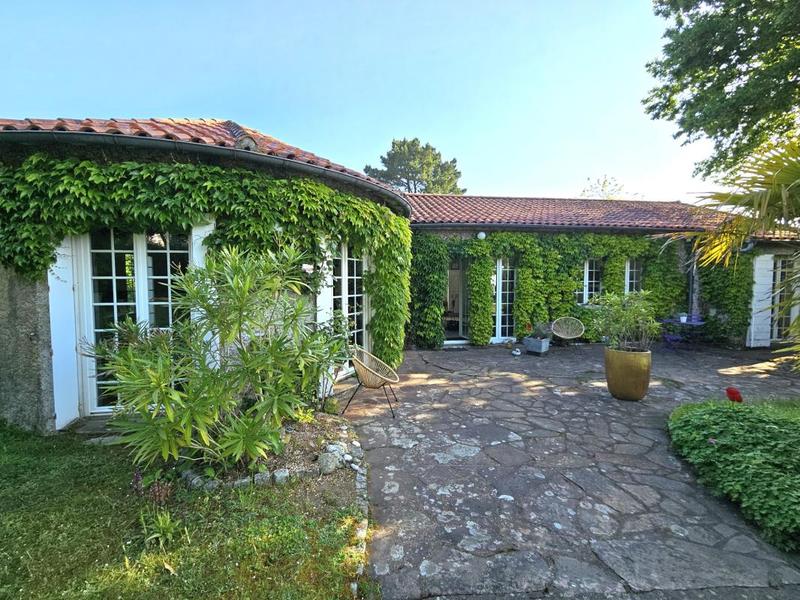 Propriété - 177 m² - 8 pièces