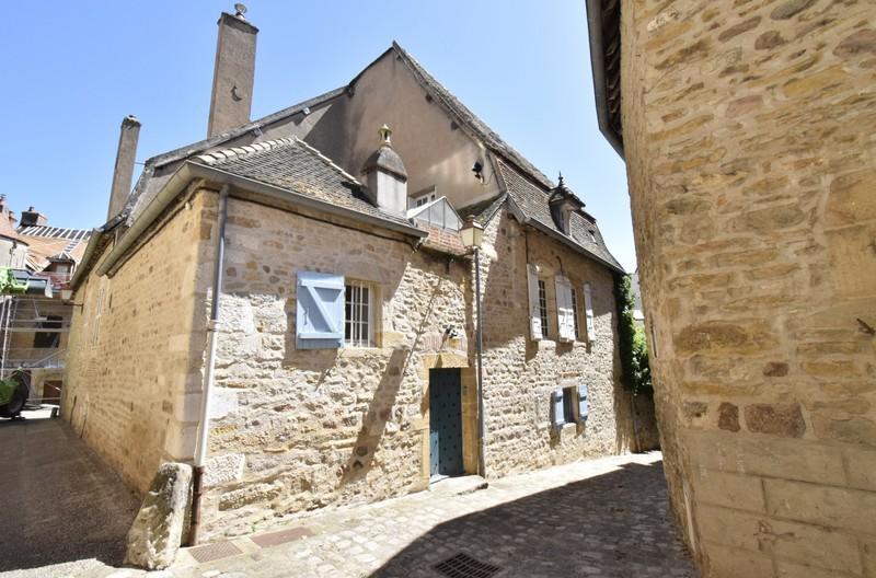 Maison - 300 m² - 10 pièces