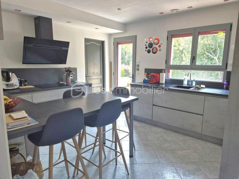 Maison - 160 m² - 8 pièces