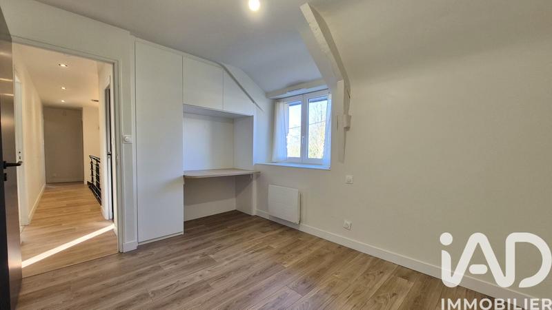 Maison - 240 m² - 9 pièces