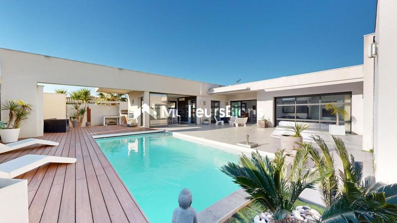 Villa - 200 m² - 5 pièces