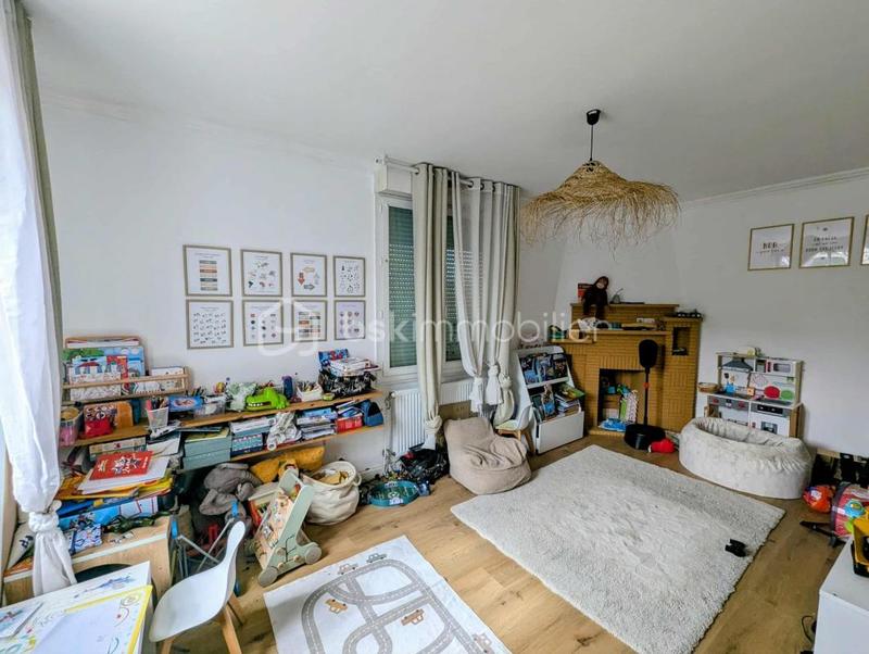 Maison - 189 m² - 8 pièces