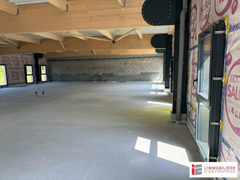 Local d'activité / Entrepôt - 150 m²