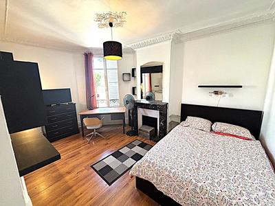 Studio - 25 m² - 1 pièce