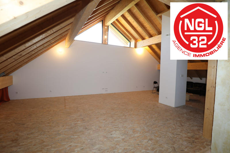 Maison - 93 m² - 5 pièces